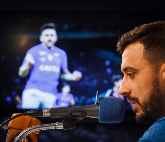 Robinho responde à declaração de Diego Alves: “Vai nos assistir na telinha”