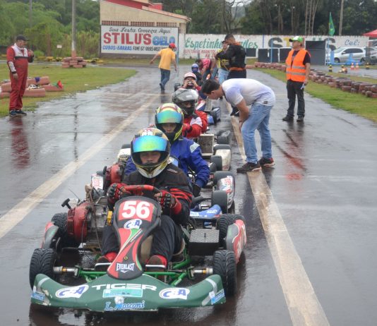 Mesmo com chuva, Taça Independência de Kart foi realizada em Mundo Novo