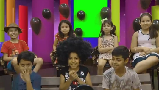 Lala Brisk apresenta o programa Pintando o 7