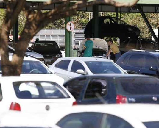 Após mudanças, vistorias no Detran-MS têm filas e espera de pelo menos 2 horas