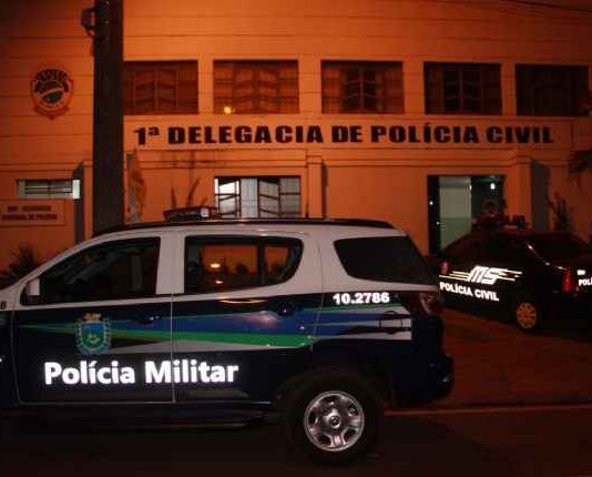 Tentativa de feminicídio: homem arrasta ex pelos cabelos e a espanca com golpes no rosto
