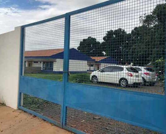 Crianças de 2 anos abrem portão, ‘fogem’ de Ceinf e vagam pelas ruas do Tijuca
