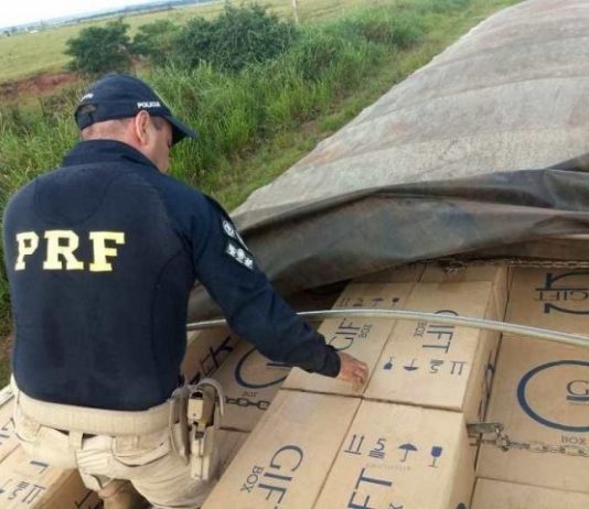 Motorista abandona carreta com 400 mil maços de cigarros na BR-163