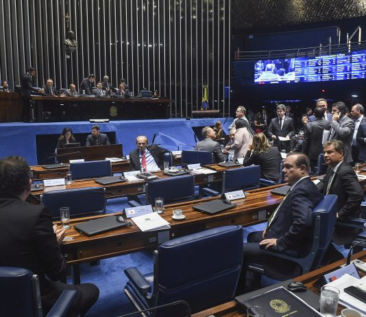 Senado aprova proposta que destina emendas diretamente aos cofres municipais