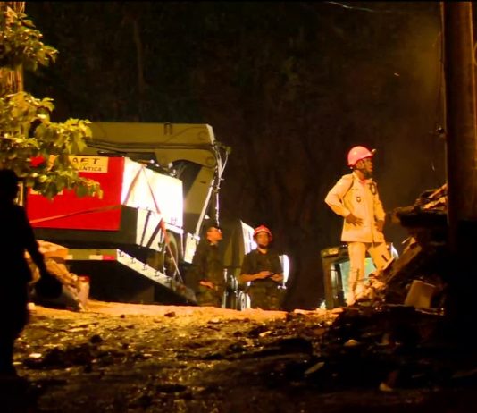 Bombeiros encontram corpo de mulher nos escombros e nº de mortos na Muzema sobe para 10