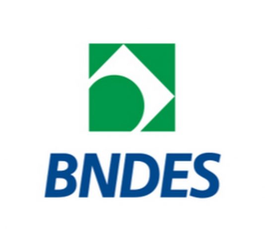 Governo anuncia R$ 500 milhões do BNDES para caminhoneiros autônomos