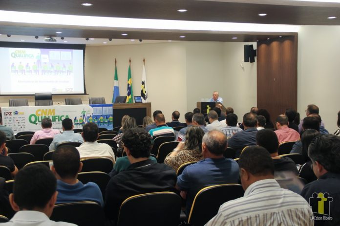 Santo Rossetto discursa