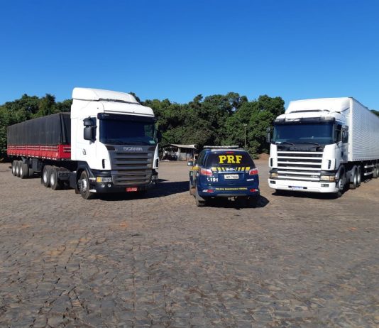 PRF apreende mais de 1 milhão de carteiras de cigarro em duas carretas em Toledo