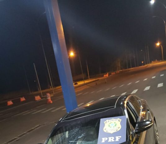 Em Guaíra PRF recupera veículo roubado no RS