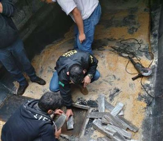 Naviraí – PF apreende maconha em fundo falso de carreta