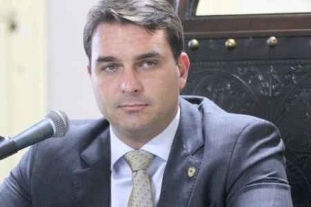 desembargador-vota-para-anular-quebra-de-sigilo-de-flavio-bolsonaro-1580244211-7-450x300