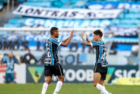 Reis do empate, Grêmio e Palmeiras ficam na igualdade em Porto Alegre: 1 a 1