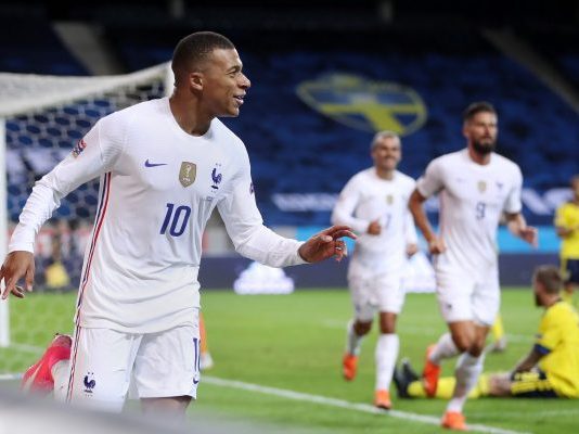 Sem Cristiano Ronaldo, Portugal goleia Croácia; Mbappé marca e França bate Suécia