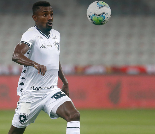 Kalou vira desfalque no Botafogo e não enfrenta o Vasco