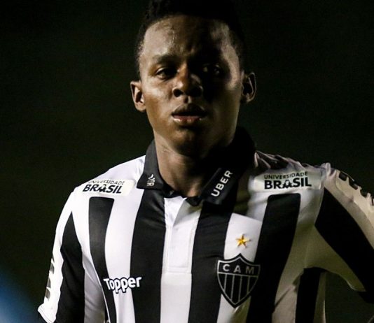 Corinthians pode exceder limite de estrangeiros nos jogos com possível chegada de Cazares