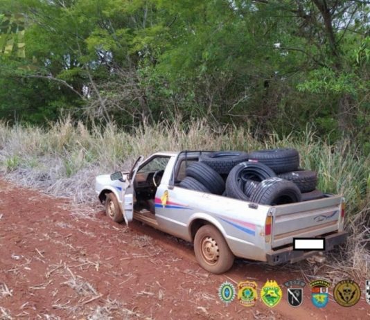 PF e BPFron apreendem veículo carregado com pneus e eletrônicos em Guaíra