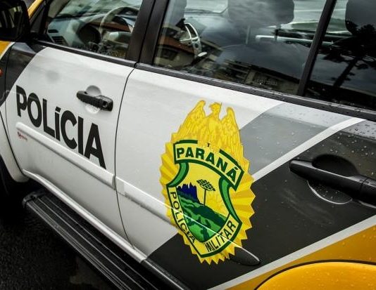 Carro é tomado de assalto à mão armada em plena luz do dia em Guaíra