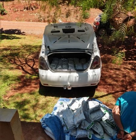 Polícia estoura depósito de agrotóxicos contrabandeados e prende homem em Guaíra