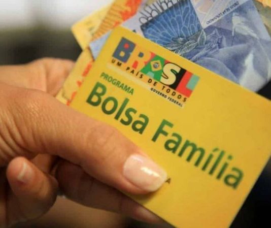 Governo deve anunciar nesta terça novo valor de R$ 400 para o Bolsa Família até o fim de 2022