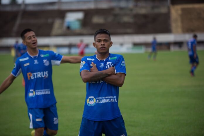 Aquidauanense-goleia-o-Comercial-696x465