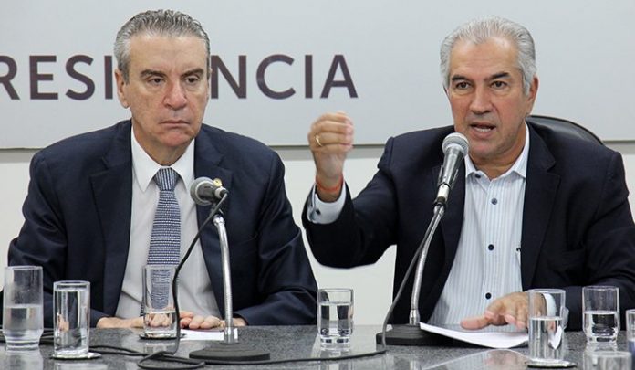 Gov.-protocola-projetos-Refis-Fto-Chico-Ribeiro-148-730x425