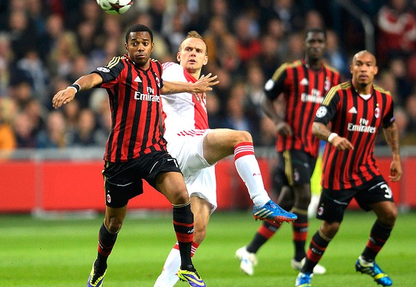 robinho_milan_reu.jpg_95