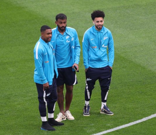 Fifa permitirá que atletas estrangeiros de Rússia e Ucrânia suspendam contratos e atuem por outros clubes