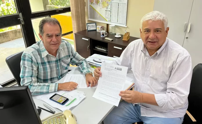 23-09-22-prefeitura-de-navirai-recebe-pa-carregadeira-para-conservacao-de-solo-e-adequacao-de-estradas-vicinais-2