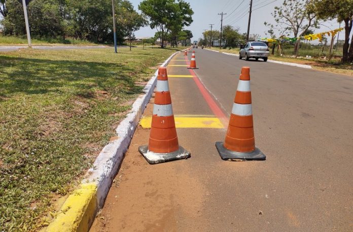 10-11-22-28a-exponavi-nucleo-de-transito-implanta-passarela-ate-o-parque-de-exposicoes-para-seguranca-dos-pedestres-1-768x504