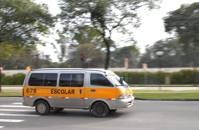 TRANSPORTE_ESCOLAR_DETRAN_PR