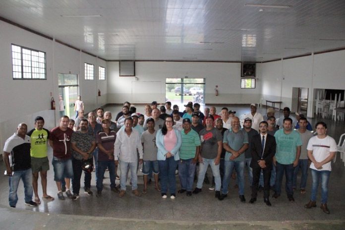 170323-prefeita-de-navirai-anuncia-concessao-de-30-de-adicional-de-periculosidade-aos-vigias-3-768x512