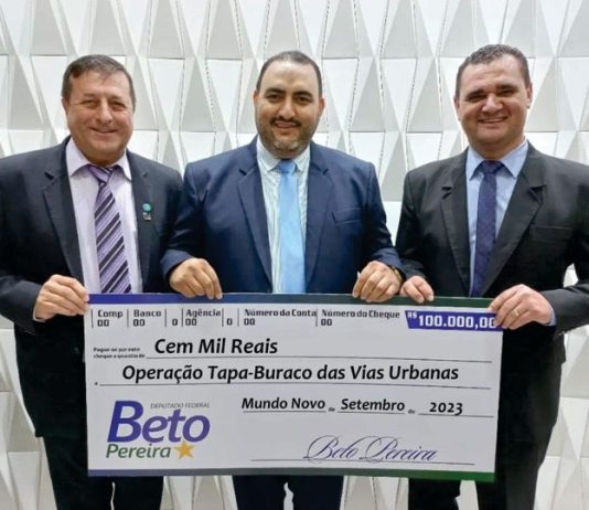 Presidente da Câmara Paulo Lourenço, Richardson Prates e Evaldo destinam R$ 100 mil para malha asfáltica em Mundo Novo