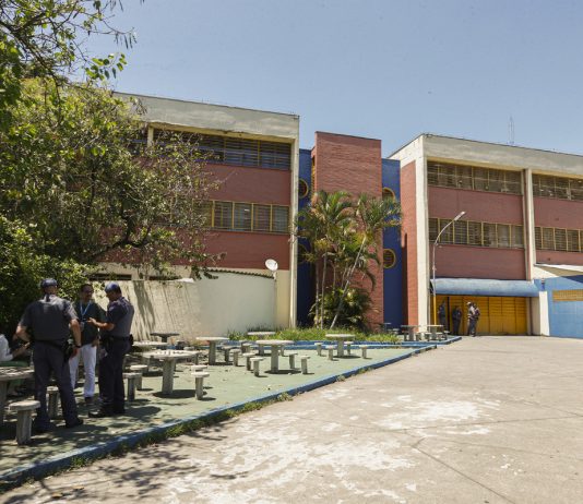 Ataque a tiros em escola mata aluna em São Paulo