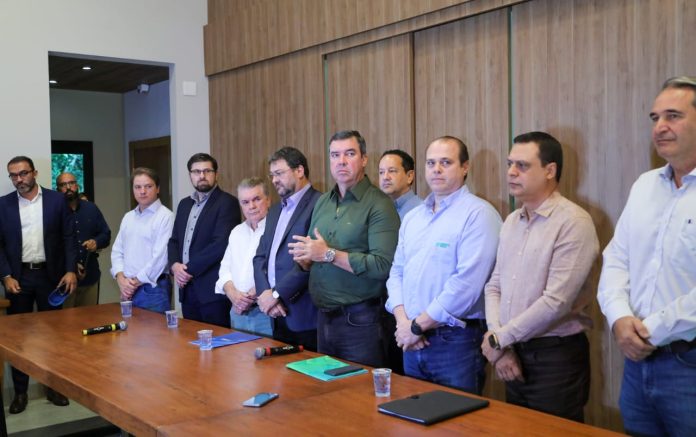 Governador-Eduardo-Riedel-vai-manter-aliquota-do-ICMS-em-17-Foto-Saul-Schramm7