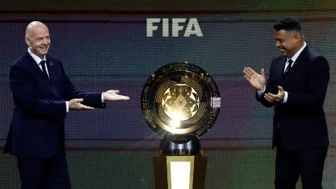 super_mundial_da_fifa_trofeu_-_gettyimages-2188404515.jpg_1589914142