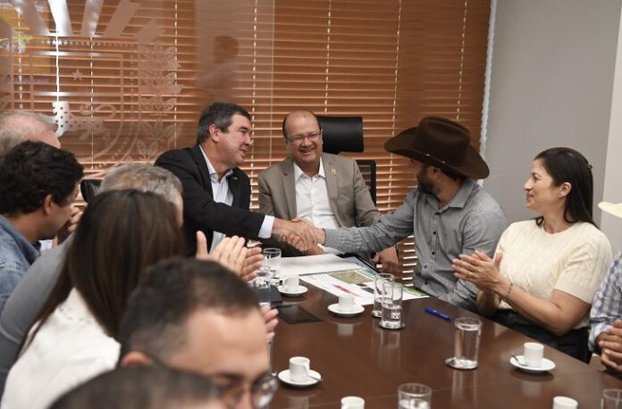 Reuniao-Municipalismo-MS-ATIVO-TACURU-MS-Foto-Bruno-Rezende-07-730x480