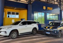 PRF recupera caminhonete furtada em Santa Catarina (SC) na BR-163, em Guaíra (PR)