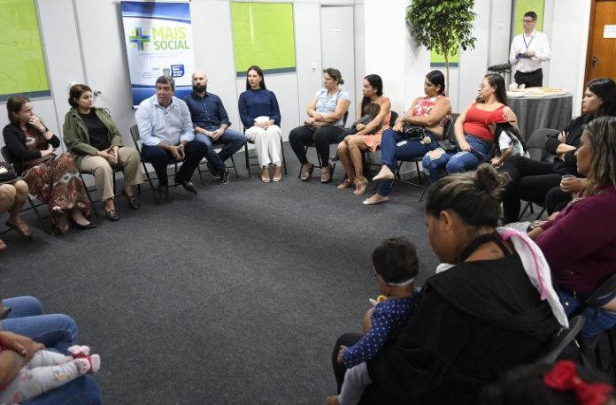 Governador-visita-o-Mais-Social-Foto-Bruno-Rezende-10-730x480