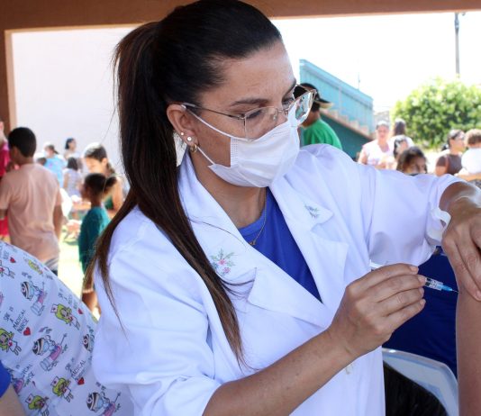 VacinaMóvel leva imunização à população de Iguatemi com Dia D nas Fronteiras