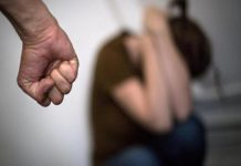 Naviraí – Com filho no colo mulher é agredida pelo marido após discussão por falta de mantimentos em casa