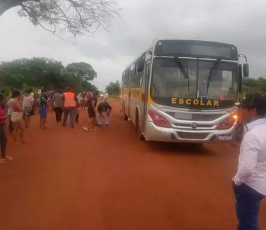 Menino de 7 anos morre após ser atropelado por ônibus escolar em aldeia de Caarapó