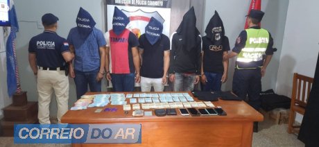 Cinco brasileiros são presos com R$ 2,5 mil em notas falsas ao lado do Shopping China