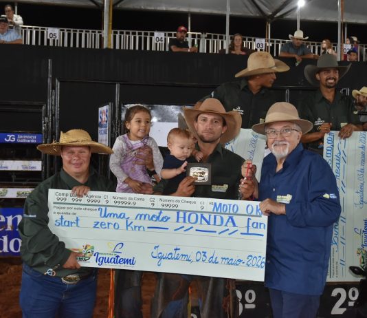 Expo Iguatemi comemorou 61 anos do município, que aniversaria oficialmente na próxima sexta-feira; Itaquiraiense venceu rodeio