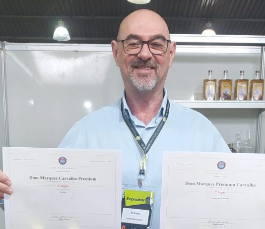Alambique de Guaíra participa de importante festival e conquista 2º Lugar: “Cachaça Premium Carvalho”
