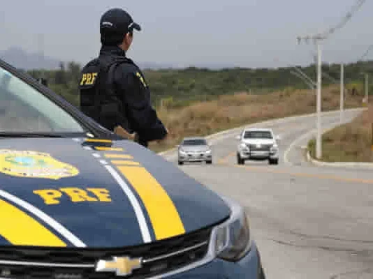 PRF realiza apreensão de mais de 600 kg de maconha que saiu de Naviraí