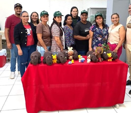 Prefeitura de Japorã promove cursos de crochê e amigurumi para mulheres indígenas e comunidade