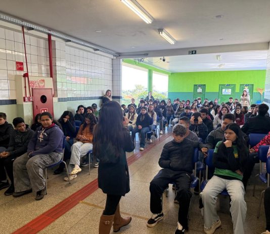 Polícia Civil realiza palestra sobre bullying na Escola Guimarães Rosa, em Sete Quedas