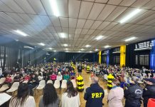 PRF realiza musical e teatro de fantoches em Guaíra para celebrar o Maio Amarelo