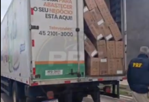 PRF apreende cerca de 250 mil maços de cigarros contrabandeados na BR-163 em Guaíra