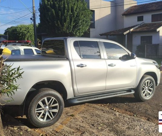 Toyota Hilux furtada em Maripá é recuperada em Palotina e dois suspeitos são presos